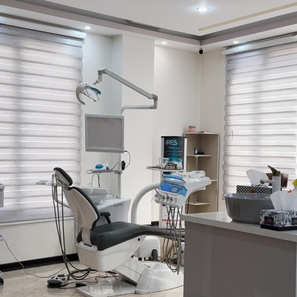 یونیت مجهز و اتاق درمان دیجیتال کلینیک دندانپزشکی دورنیکا